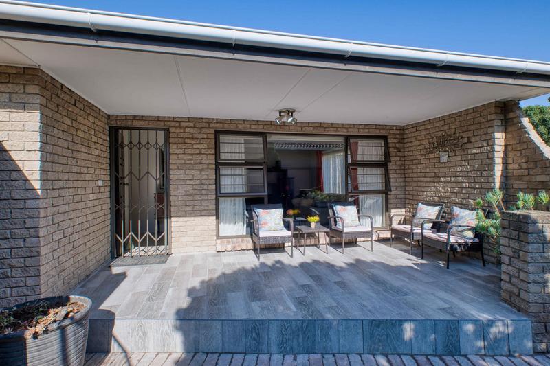 3 Bedroom Property for Sale in Walmer Downs Eastern Cape